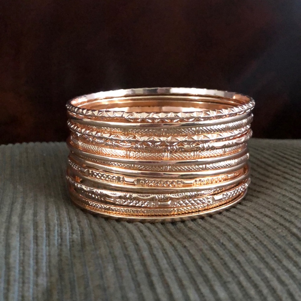 SET OF 15. Forever 21 Gold bangles! 💛